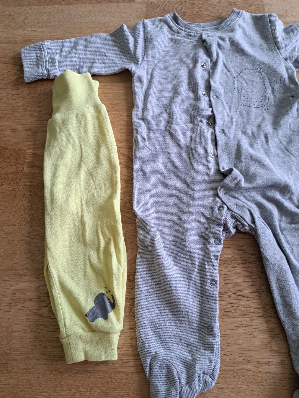 Lotti & Set di vestiti: Staccato Pyjama & 2 Hosen Gr. 68 – Usato da Bergdietikon venduto da Staphylococcus 2