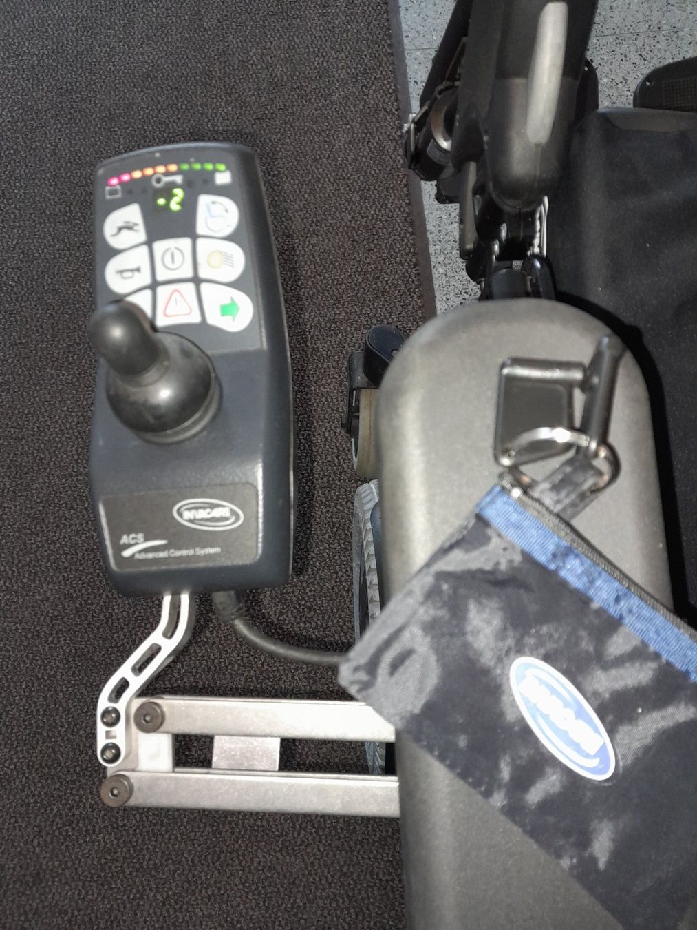 Sedie a rotelle: INVACARE  elektrischer Rollstuhl TDX – Usato da Berg TG venduto da Mercur12 7
