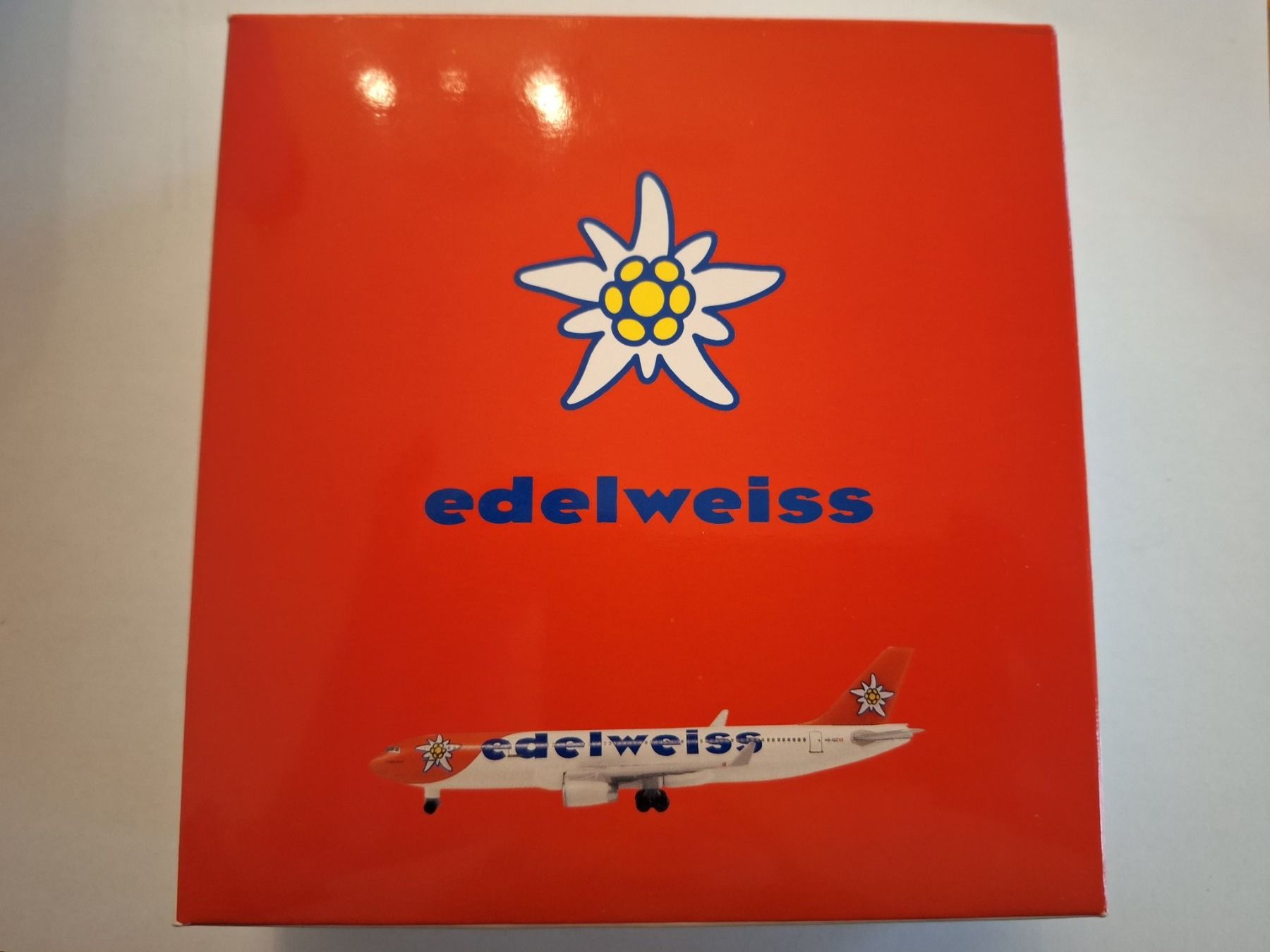 Airbus Kit di modellismo & Modellini statici: Edelweiss Airbus A330-200 1:500 – Usato da Sargans venduto da nicsam1815