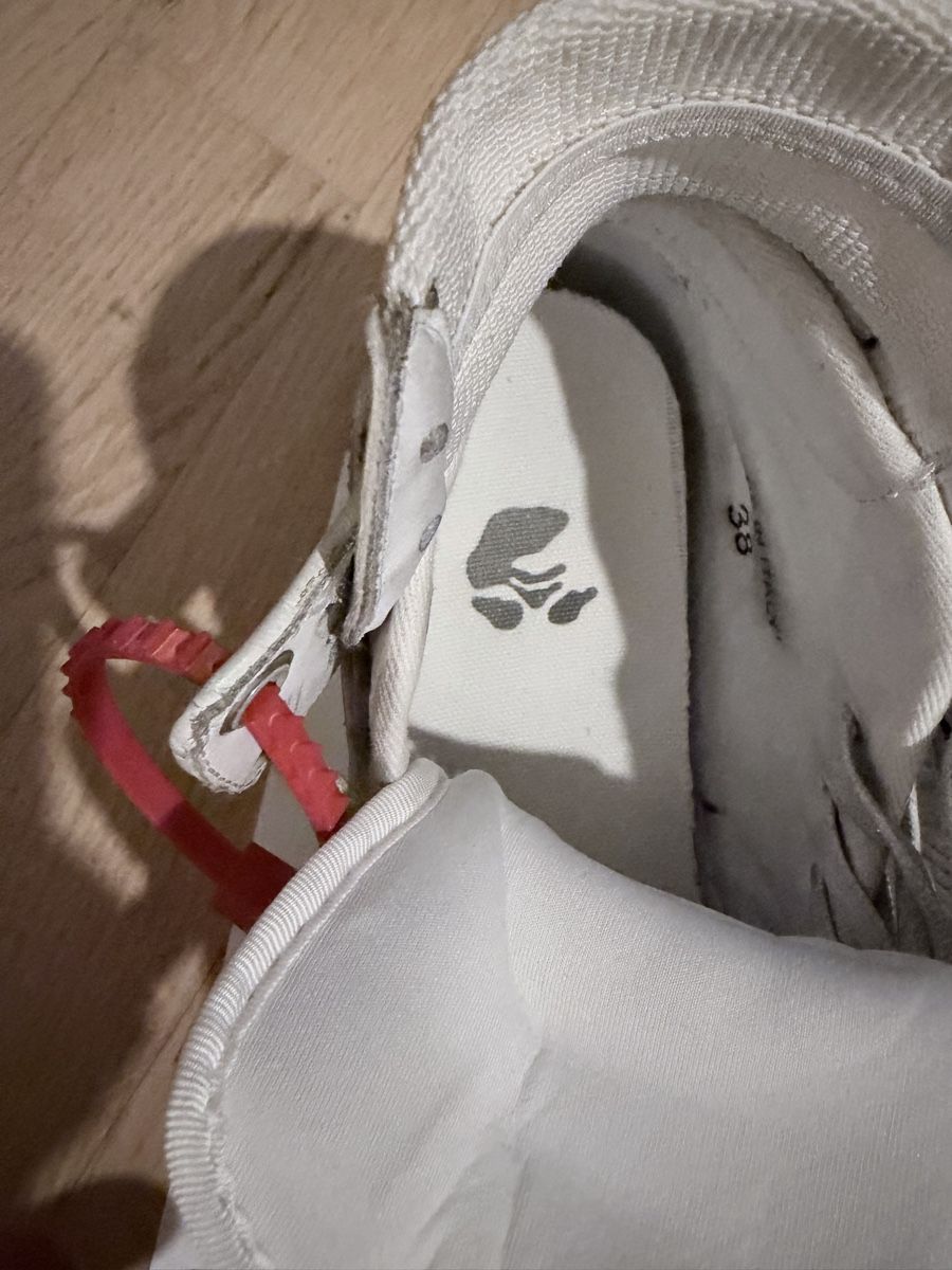 Herrenschuhe: OFF-WHITE sneakers Grösse 38 gebrauchter Zustand – Gebraucht aus Münchenstein von By.gabriela.v 1