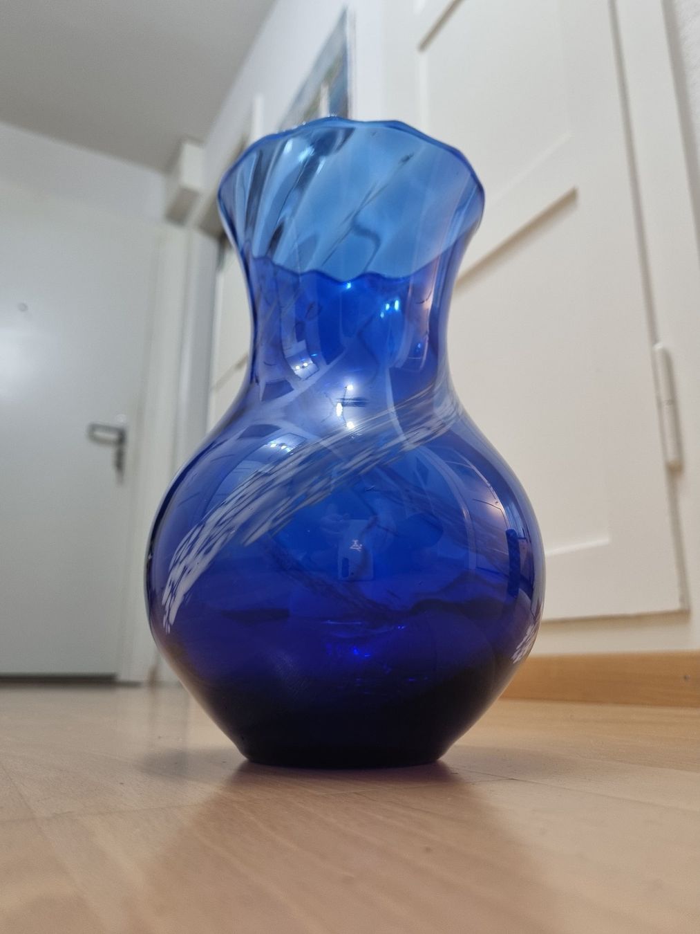 Vasen & Gefässe: Vase blau – Gebraucht aus Wetzikon ZH von Personalkarte