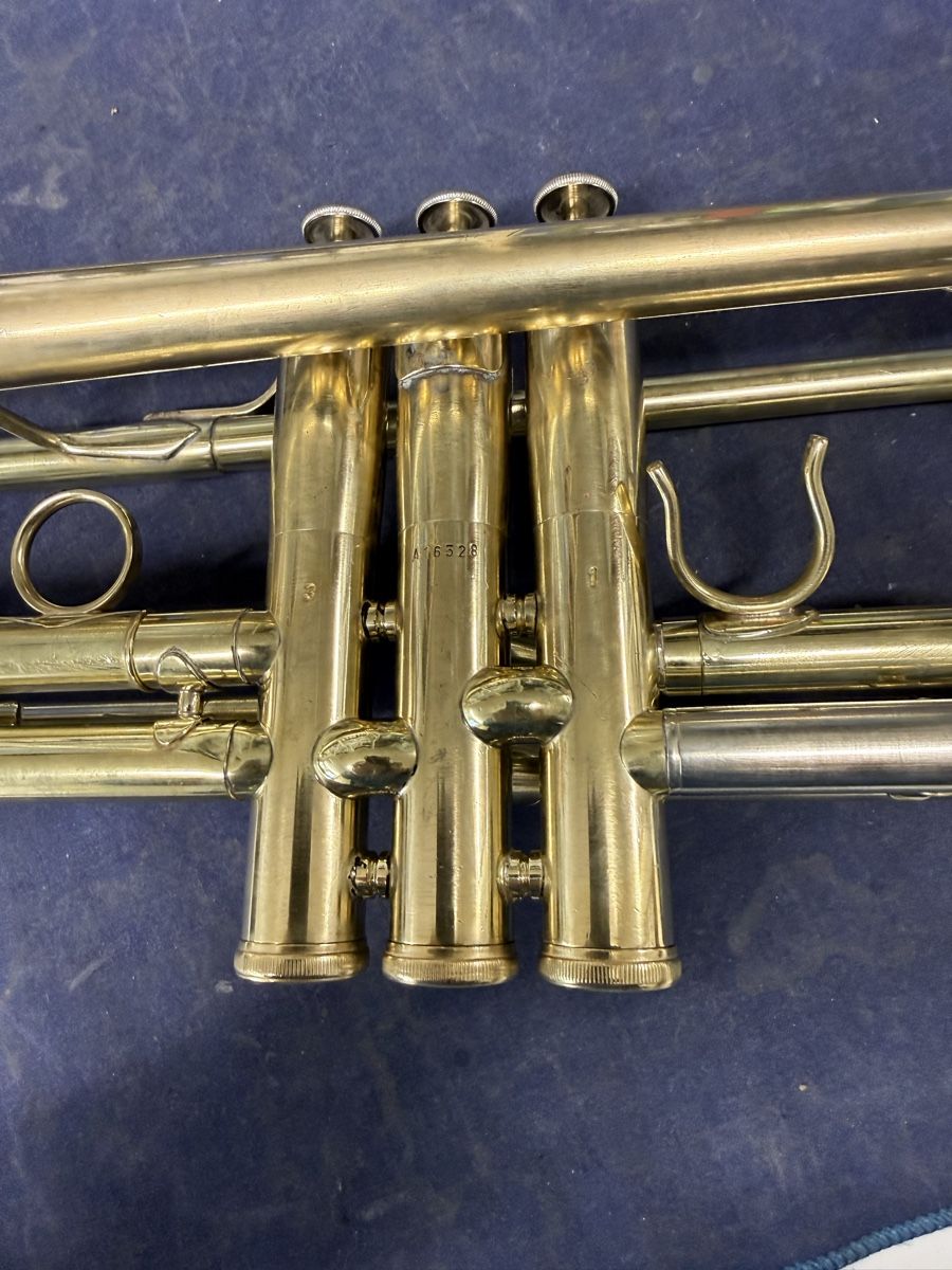Strumenti musicali: Bb Trompete mit Yamaha Becher – Usato da Burgdorf venduto da kla_r5tf 1