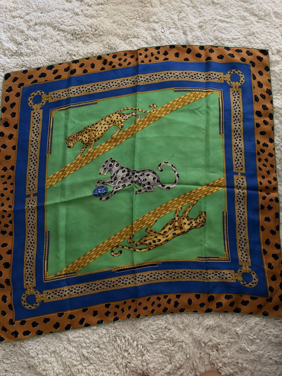 Cartier Foulard & Sciarpe: Cartier silk scarf – Usato da Schaffhausen venduto da Nadiuna 3