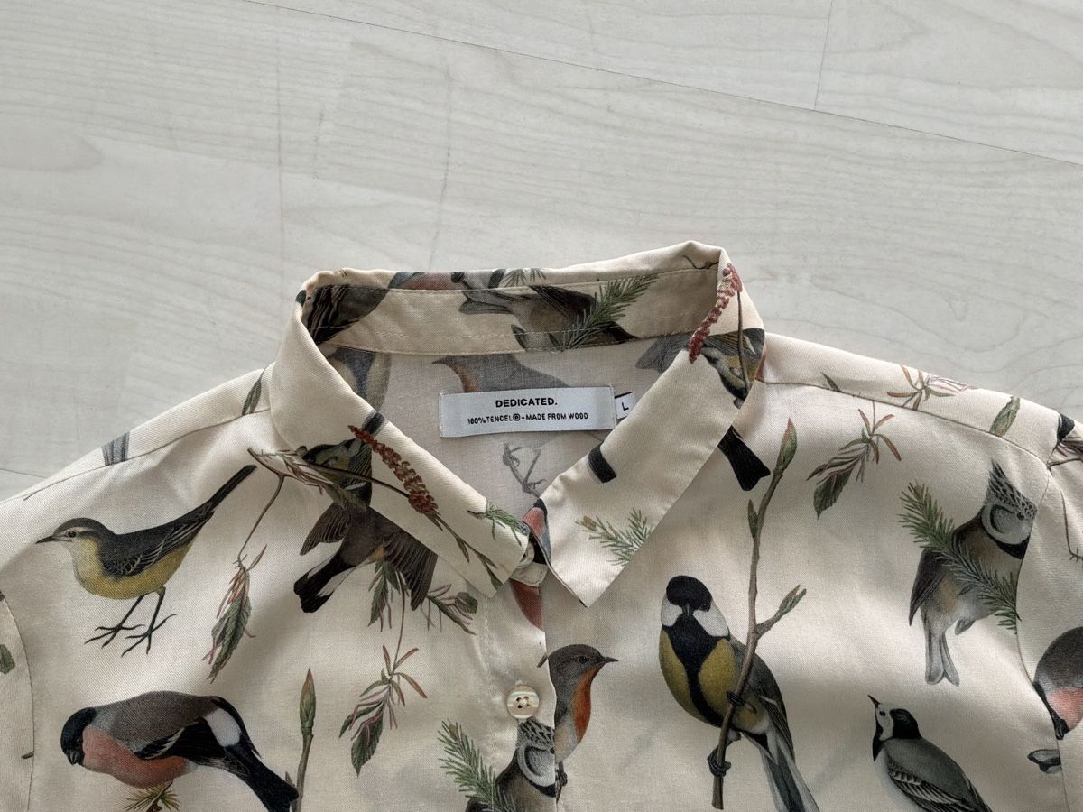 Camicette: Hemdbluse von DEDICATED, gelb-beige mit Vogelprint – Usato da Bremgarten AG venduto da Belana0 3