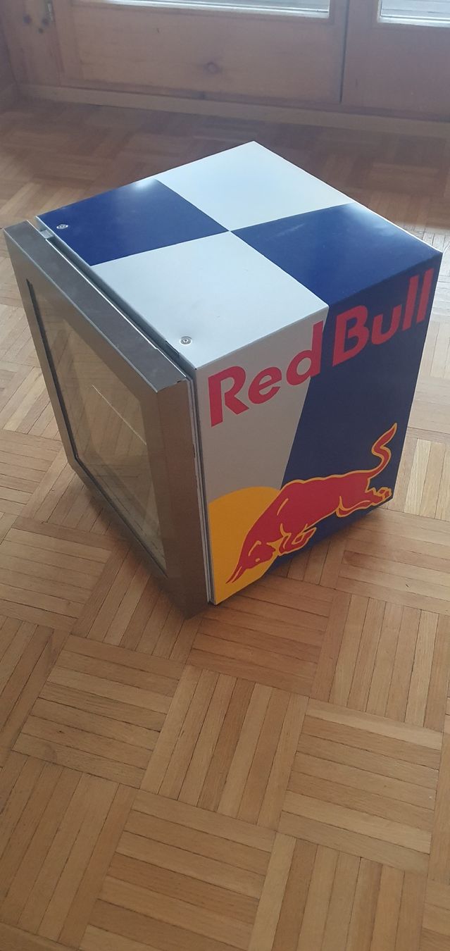 Red Bull Kühlschrank: Mini Kühlschrank Vestfrost, RedBull – Gebraucht aus Kehrsatz von Eifach-Luege-ch
