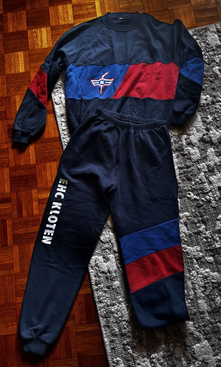 Lotti di vestiti: EHC Kloten Trainerjacke + Hose + Aufnäher – Nuovo (secondo la descrizione) da Kloten venduto da Chailds 1