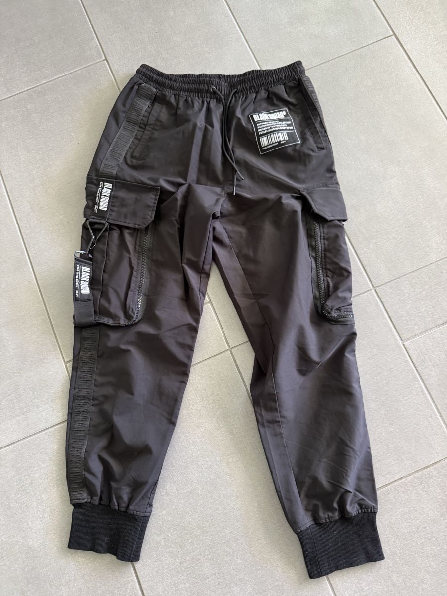 Pantaloni: Schwarze Cargohose "BLACK SQUAD" Gr . S, schwarz, neuwertig – Nuovo (secondo la descrizione) da Reitnau venduto da Chiroptera74
