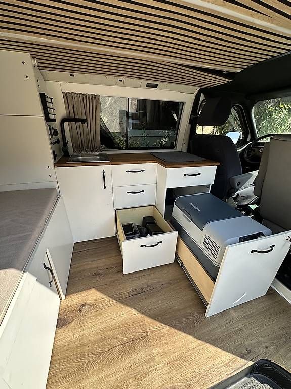 Veicoli da campeggio: VW T4 Camper Ausbau – Usato da Sissach venduto da Sebbii 3