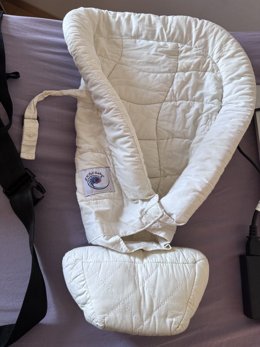Ergobaby Marsupi portabebè: Ergobaby, Kindertrage-System – Usato da Thalheim an der Thur venduto da clre1 2