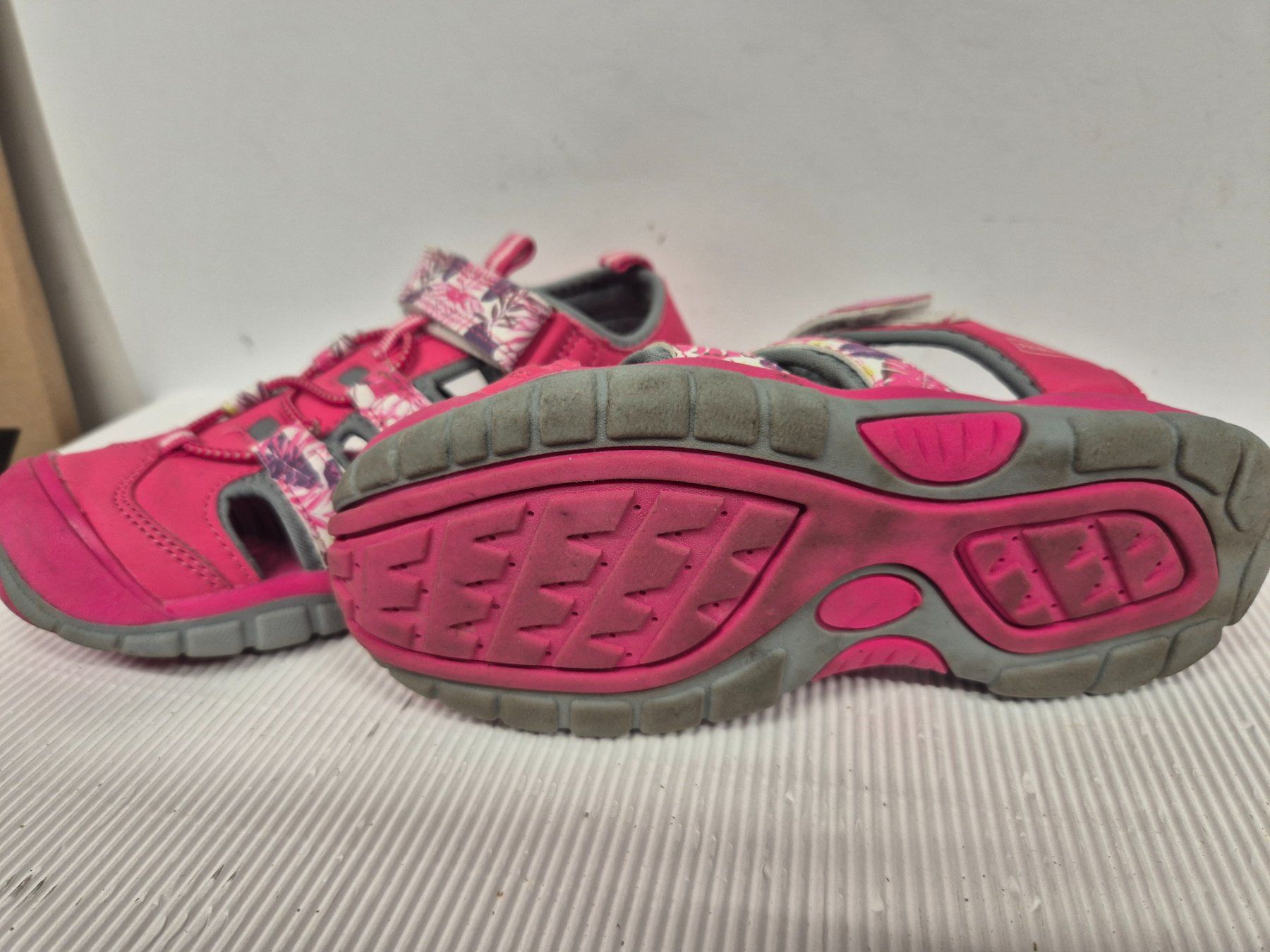 Friboo Scarpe per ragazze: FRIBOO Trekking-Sandale Mädchen pink Grösse 30 – Usato da Sitterdorf venduto da Lenggi7 1