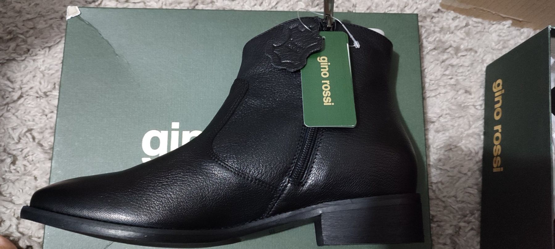 Scarpe da donna: Bottines en cuir noir – Nuovo e nell'imballaggio originale da St-Cergue venduto da Neviana 1