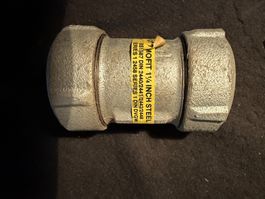 PRIMOFiT 1 1/4 inch steel coupling new