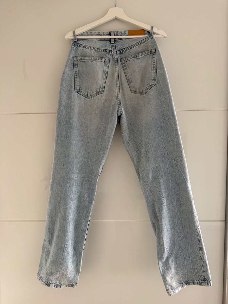 Bershka Jeans: Jeans in Heller Waschung – Usato da Birmenstorf AG venduto da las.e 1