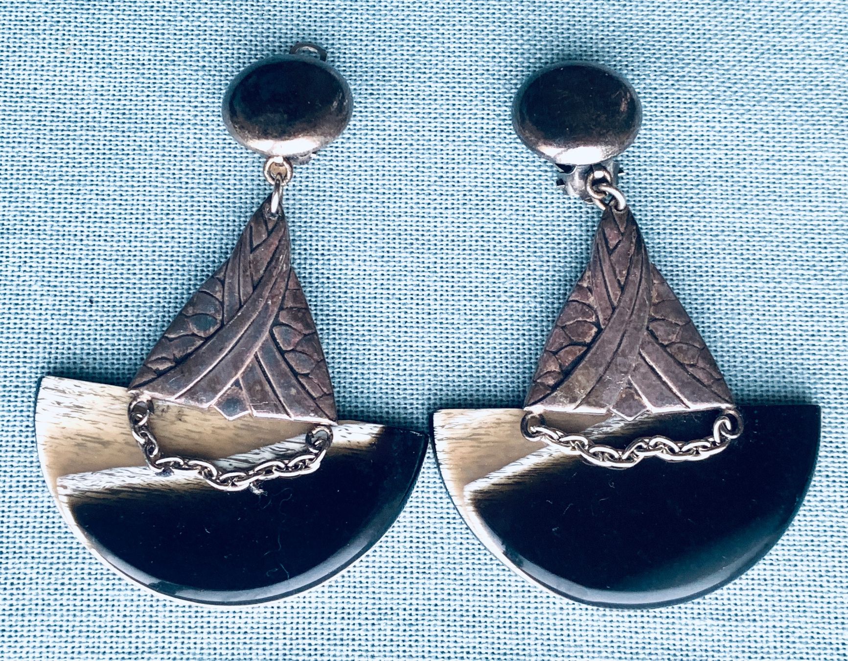 Orecchini pendenti & Orecchini a lobo: Vintage Art-Déco Ohrclips, Horn – Usato da Bern venduto da Flora.Sonea