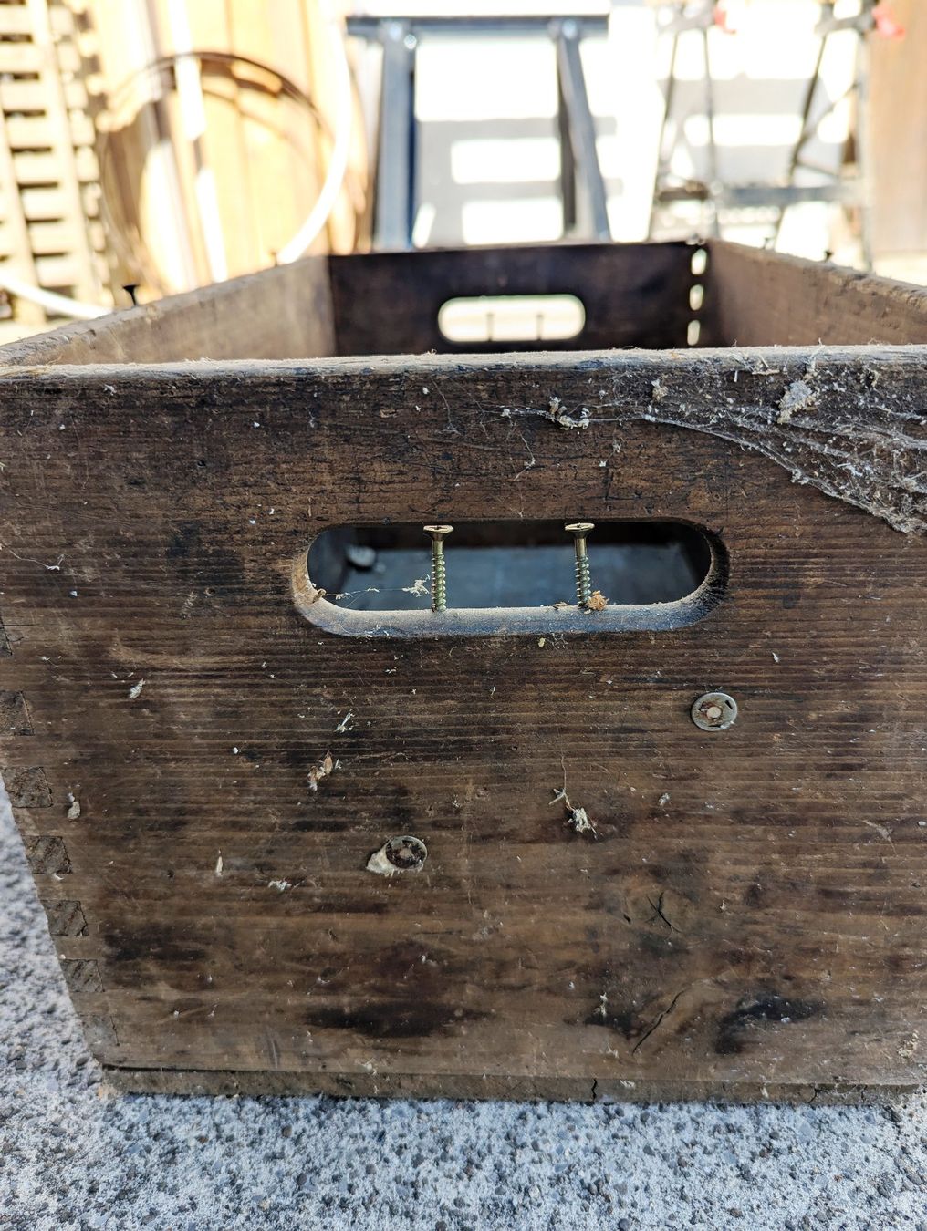 Transportkisten: Antike Holzkiste, eine Seite defekt – Defekt aus Seon von APRD 2