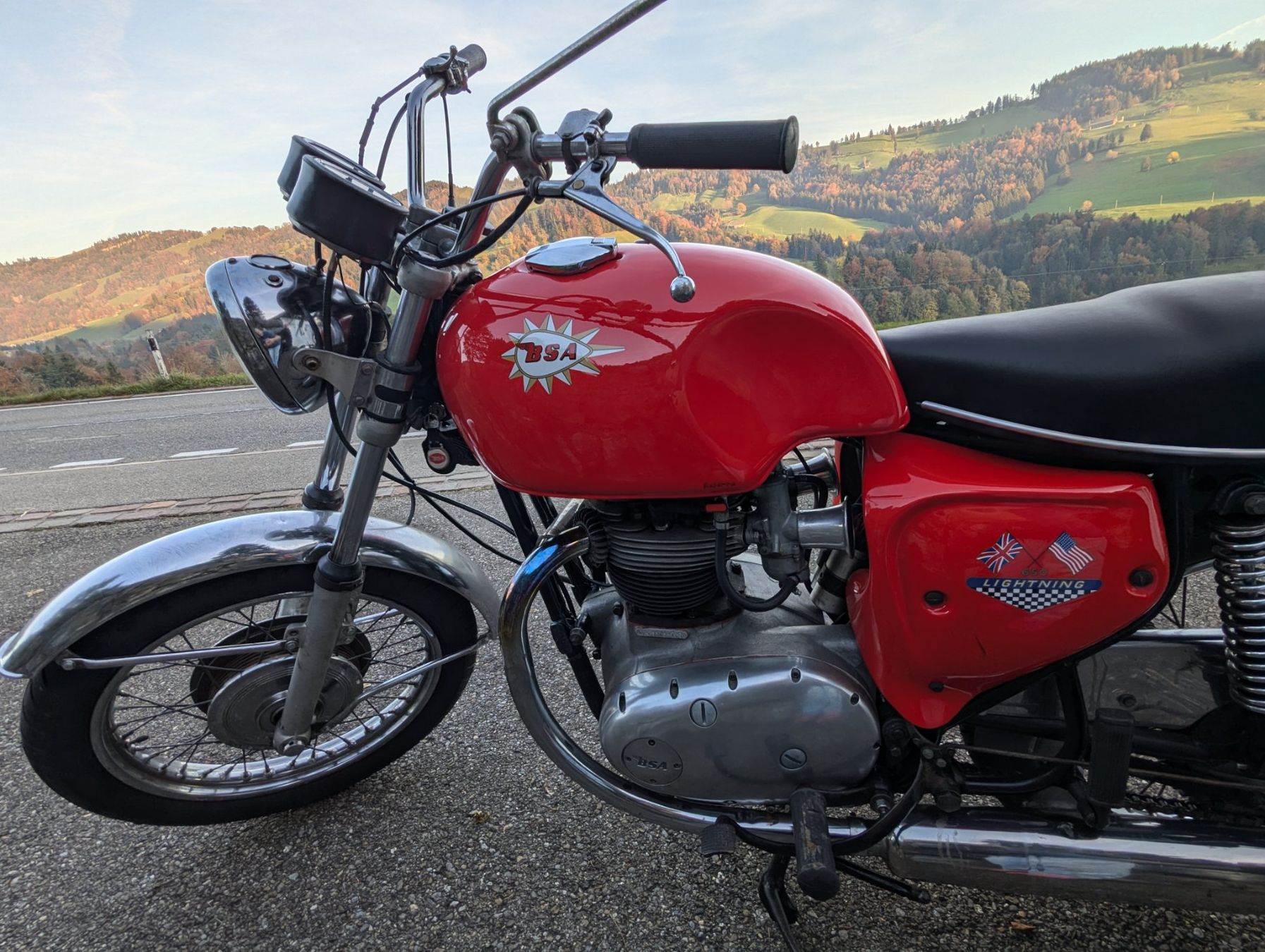 Strada: BSA A65 Lightning mit Spitfire Tank, Oldtimer 1968, ab MFK – Usato da Goldingen venduto da hafner-motos 4
