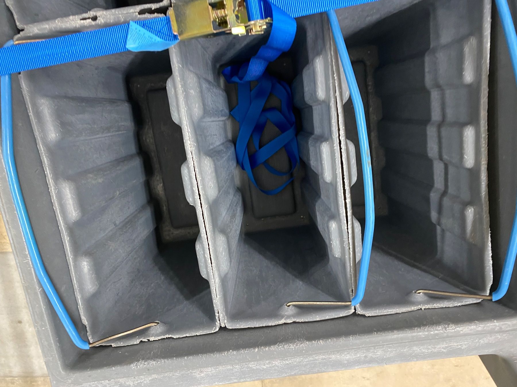 Korpus: Robuster Eistransportwagen mit Rollen, grau, vielseitig! – Gebraucht aus Seuzach von salche 5