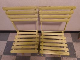 2 antike Garten Balkon Klappstühle Holz Metall gelb grün