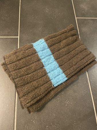 Kuscheliger Winterschal braun blau