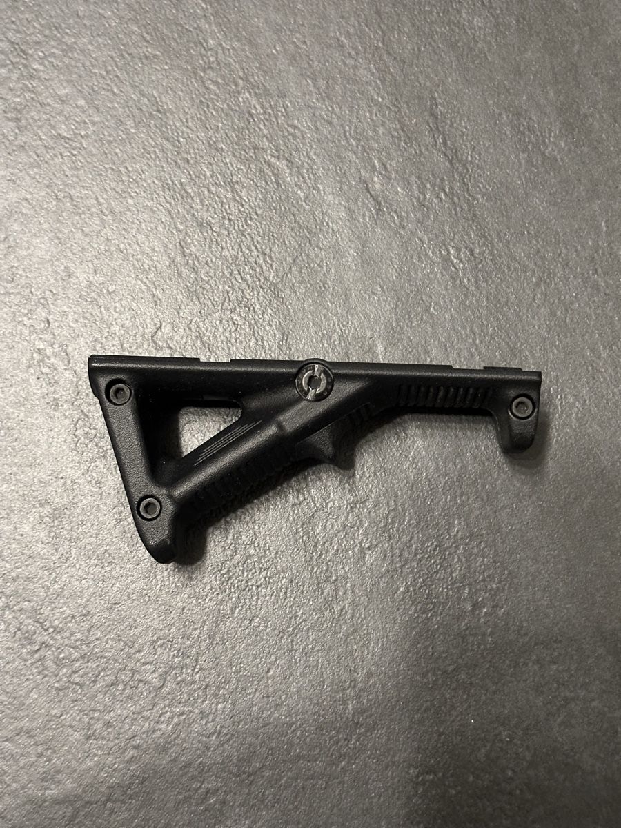 Tiro a segno: Magpul AFG - Neuwertig mit originalverpackung – Usato da Härkingen venduto da niki46 1