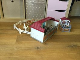Schleich Pferdehof mit Figuren guter Zustand