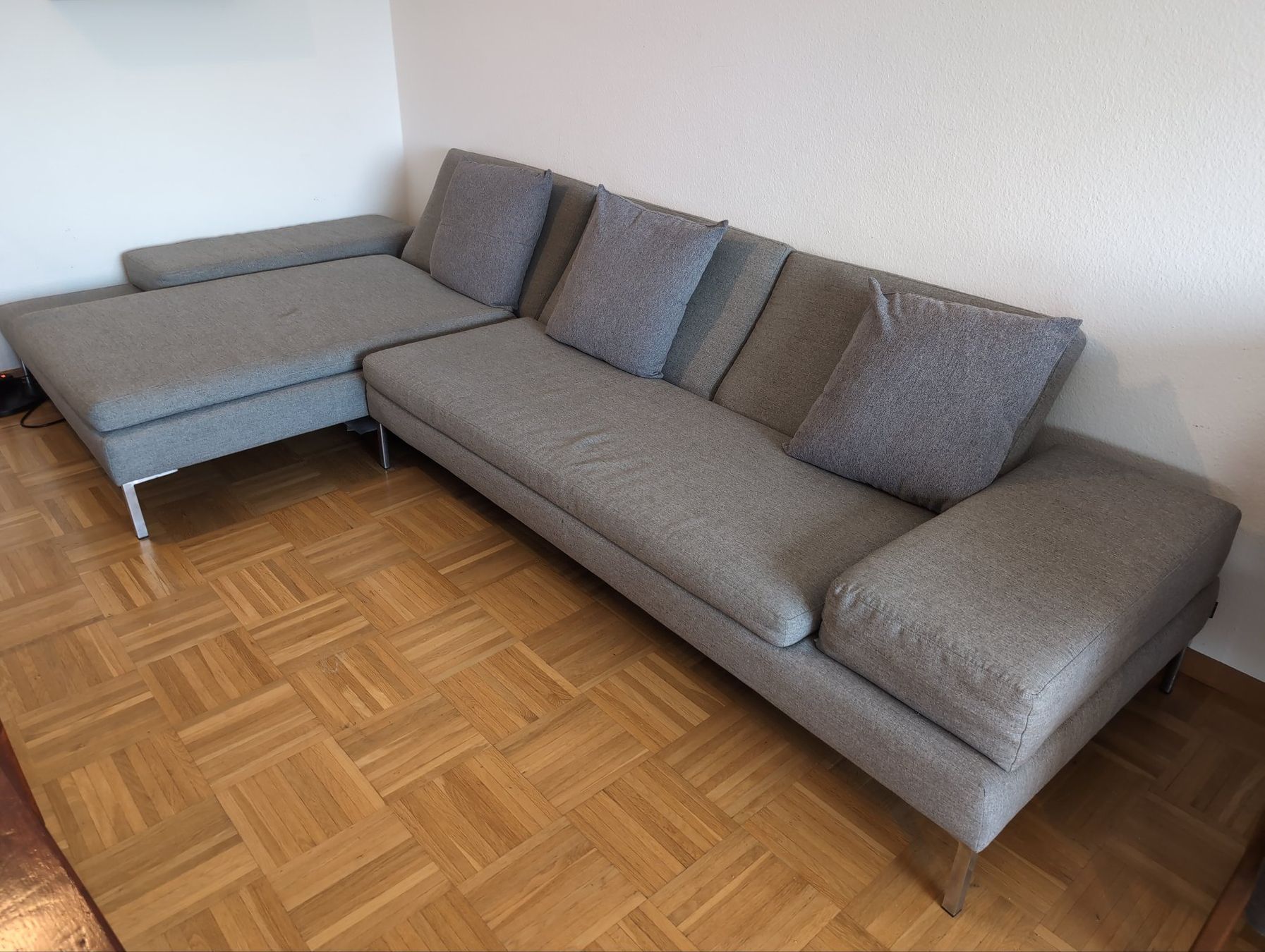 Sofas: Ecksofa grau 330cm x 160cm, Interio – D'occasion à Meilen par parsley422