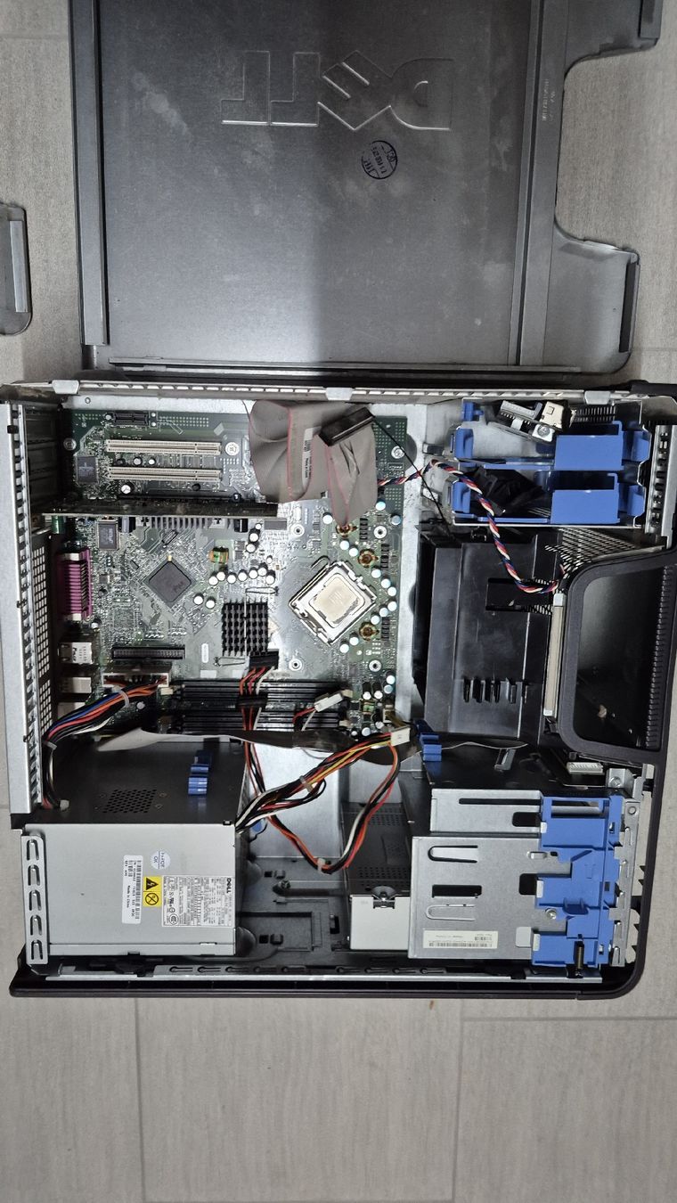 Dell PCs: 3xdell tour pc – Defekt aus Léchelles von sim7891