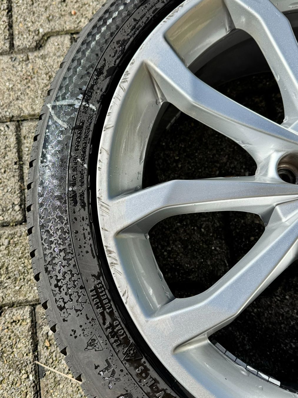 Audi Pneus & Kompletträder: Audi Komplettwinterreifen – Gebraucht aus Schlatt TG von greenhouse 2