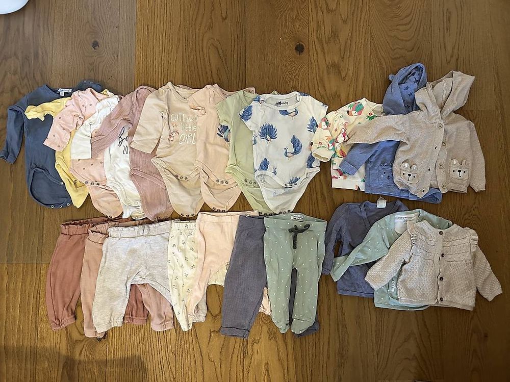 Ensembles coordonnés: Kleider 62/68 – D'occasion à Rothrist par SR1989