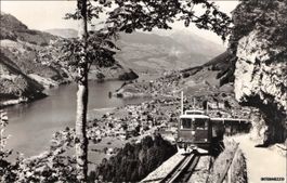 Brünig // Brünig Bahn Blick auf Lungern 1963 / Eisenbahn Zug
