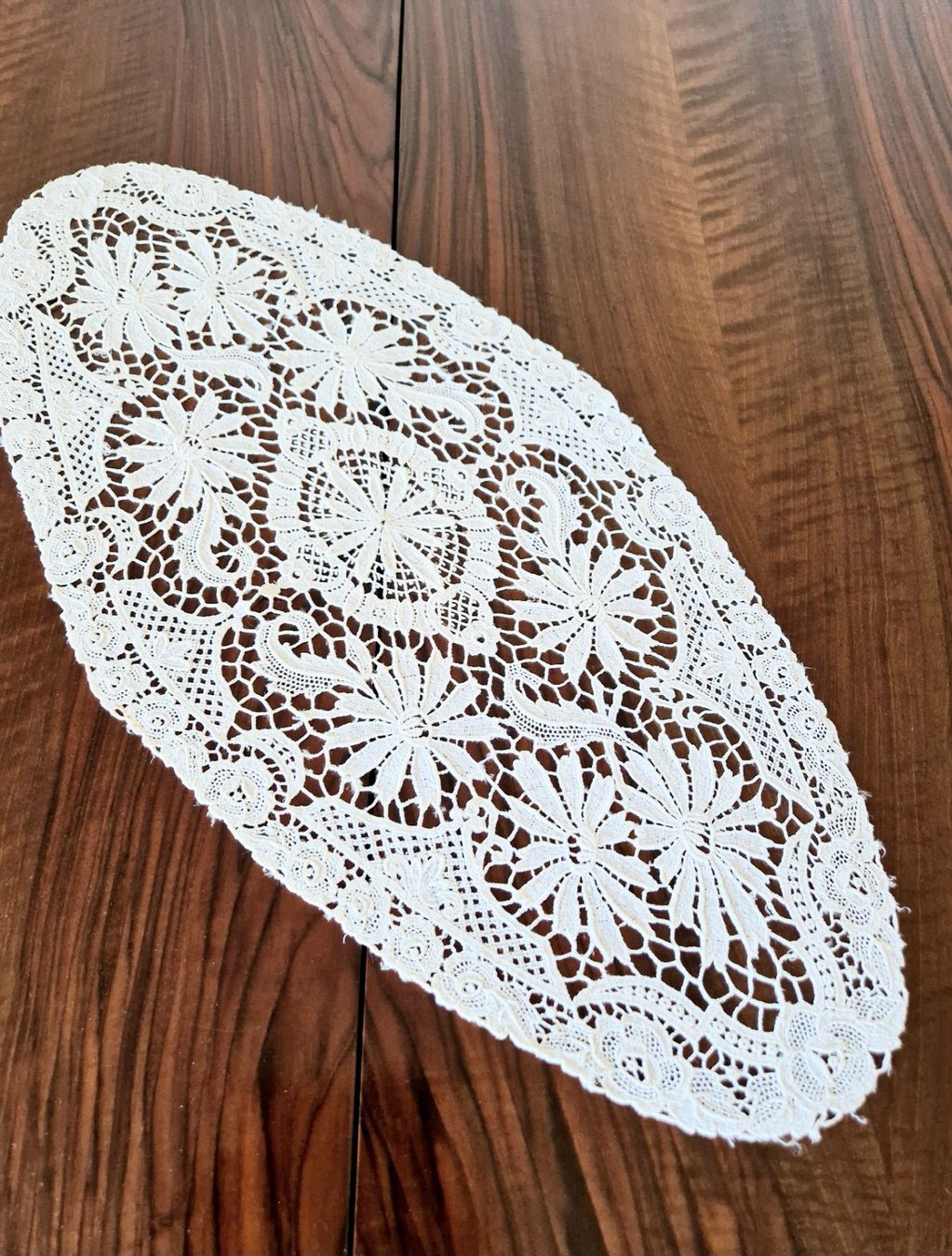 Altra biancheria da tavola: Plauener Spitze 60x30cm – Usato da Bern venduto da Antikbatik