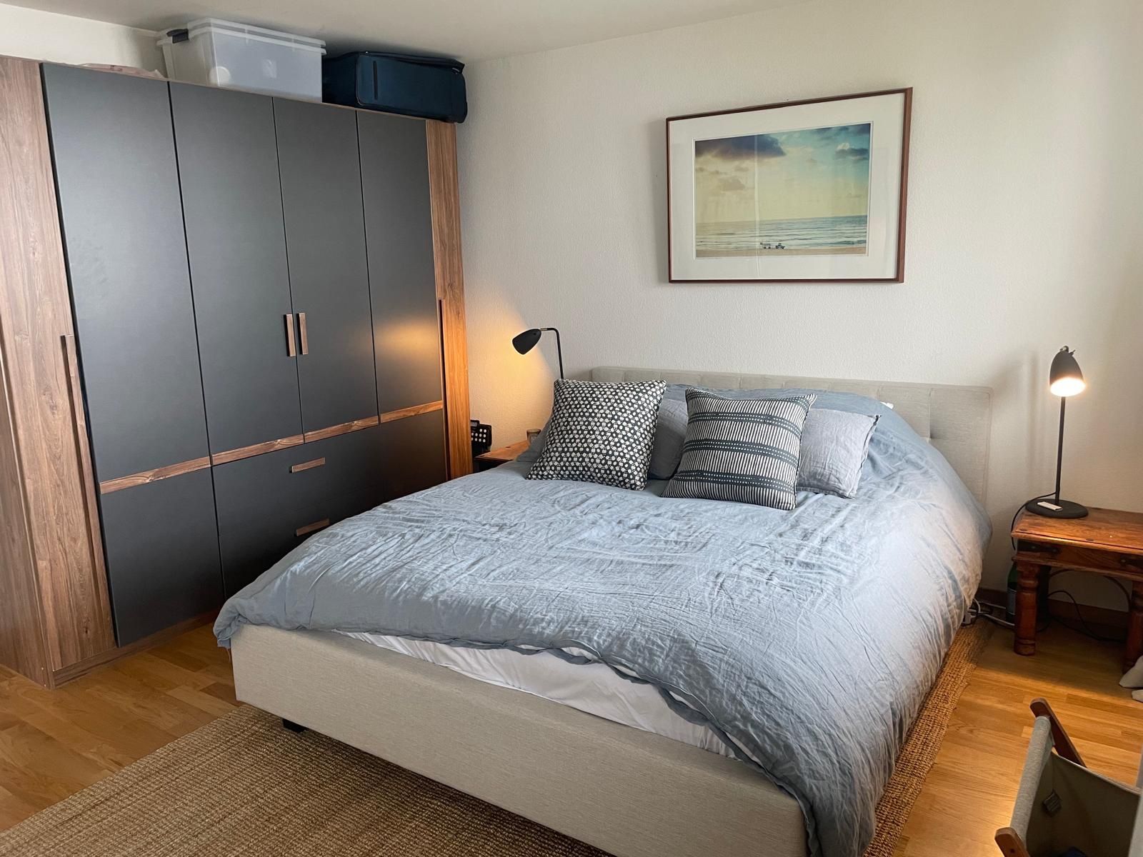 Pfister Betten: Doppelbett mit Matratze und Topper – Gebraucht aus Zug von sop_t2fl