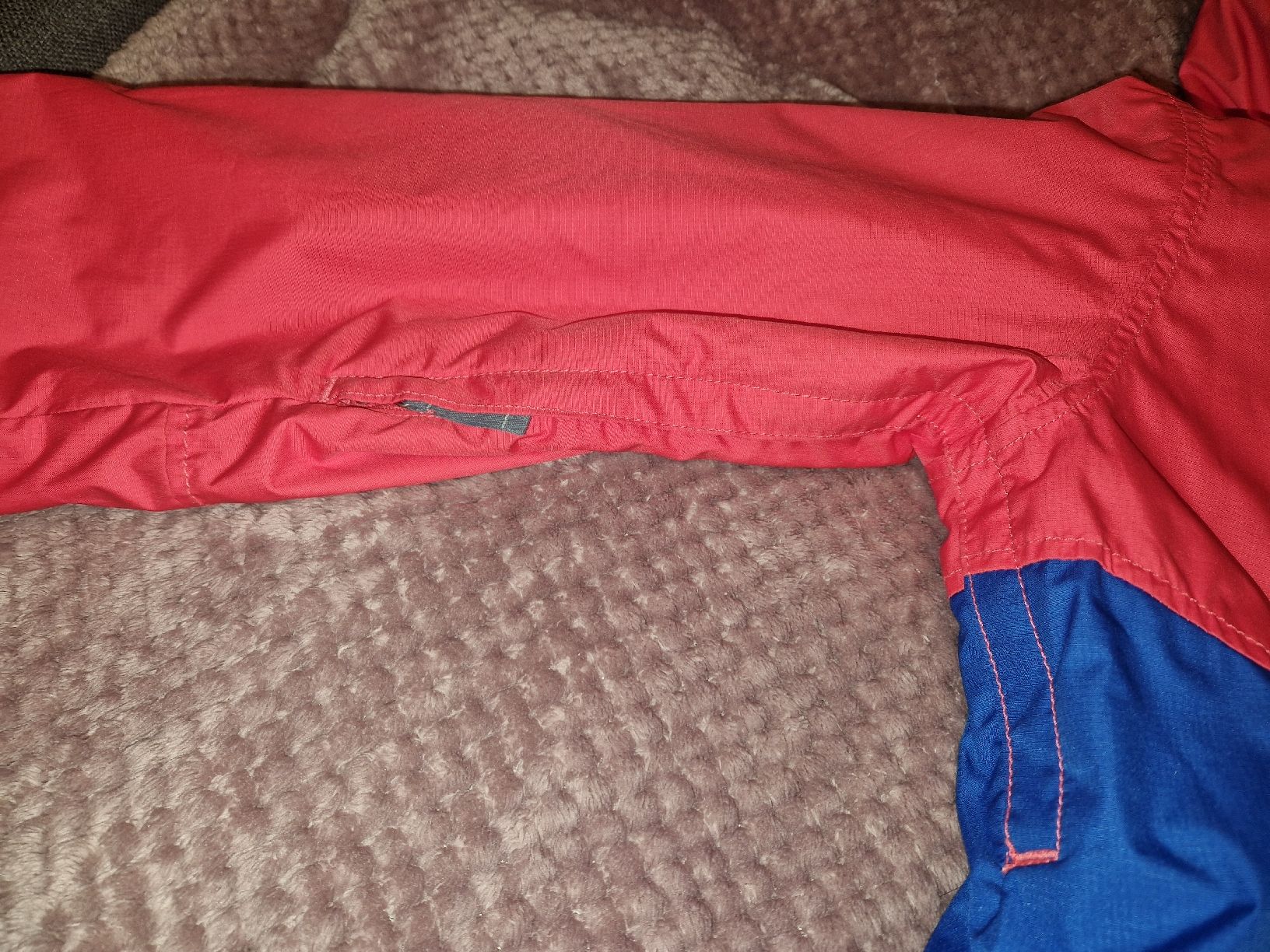 Nike Giacche & Cappotti: Nike Regen-und Windjacke Gr. L – Usato da Utzenstorf venduto da Ernie_und_Bert 6