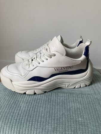Valentino Garavani Sneaker Gr. 36 aus Leder weiss blau