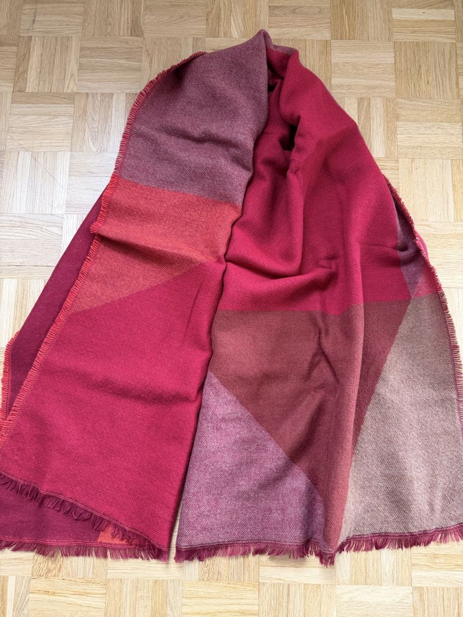 Esprit Foulards, Tücher & Schals: Winter Schal rot Esprit – Gebraucht aus Jona von dar_k2v9 2