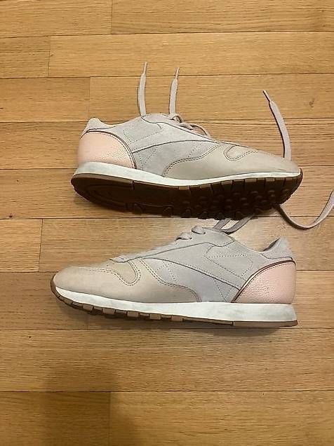 Reebok Damenschuhe: Reebok Classic Leather Sneakers Gr 39 – Gebraucht aus Zürich von Manu_Zuerich 1