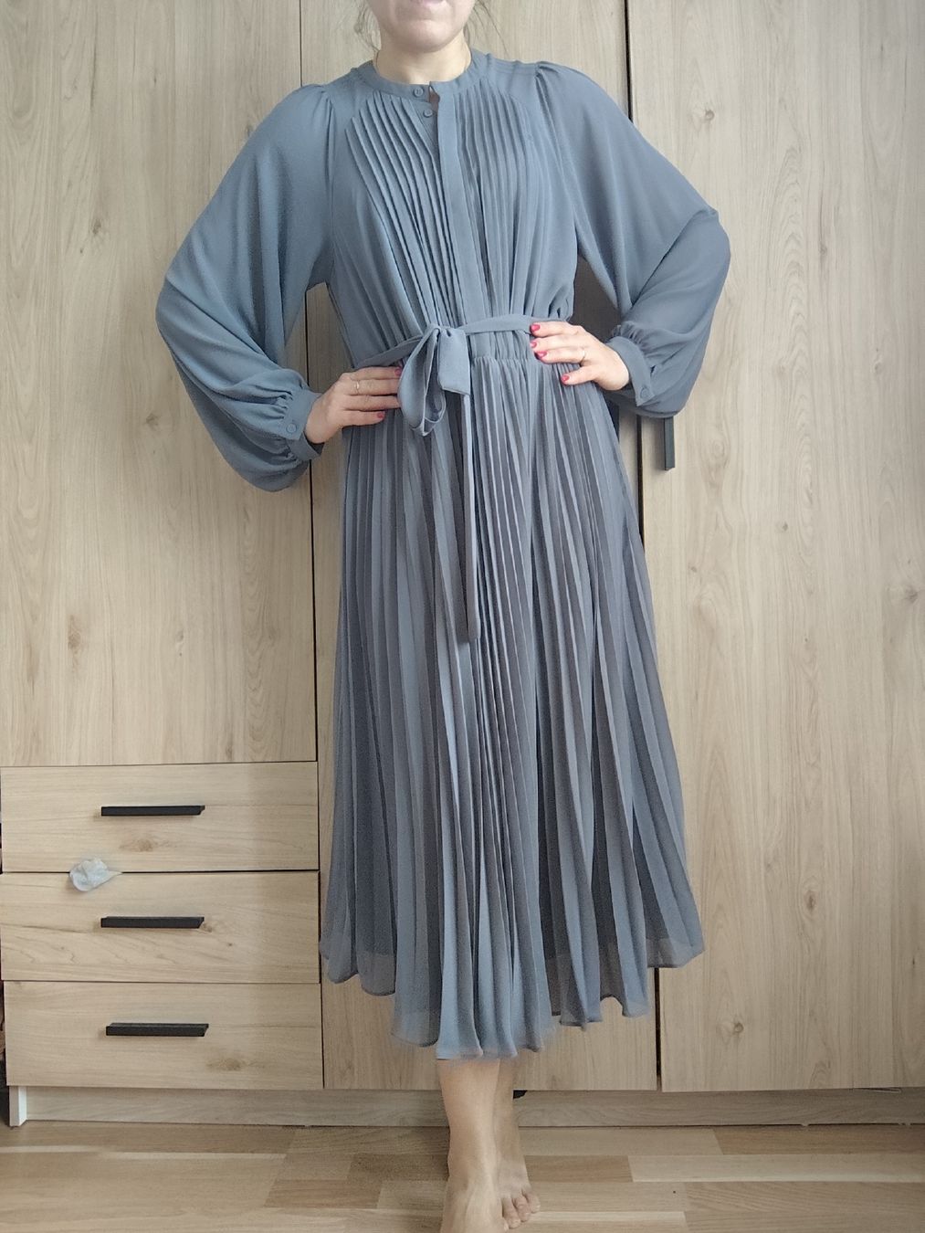 H&M Vestiti: H&M Dress pleated grey size M  – Usato da Mägenwil venduto da VintageGirly 1