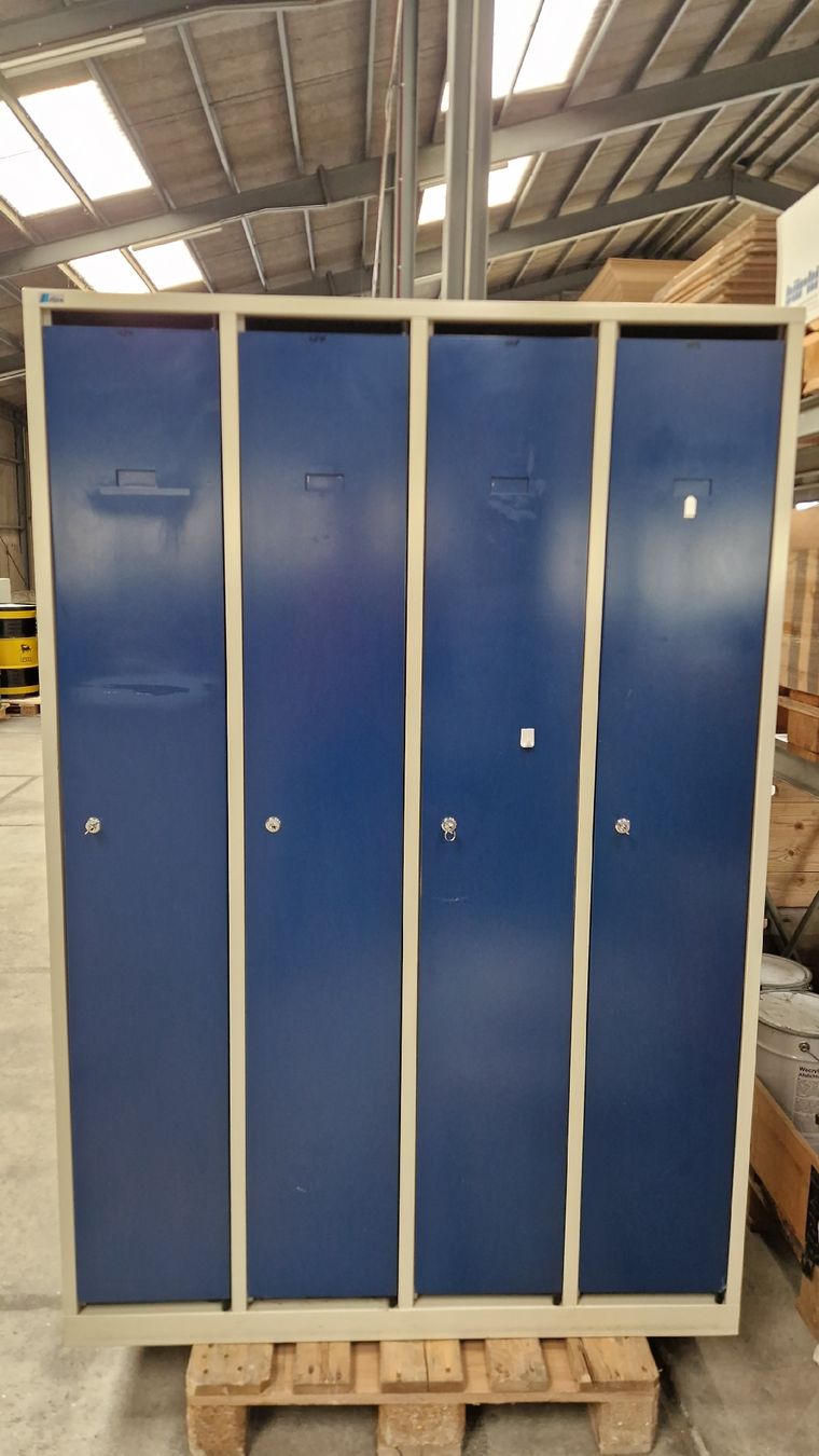 Lista Armadi: Lista Spint / Garderobenschrank – Usato da Rapperswil SG venduto da Nino230 1