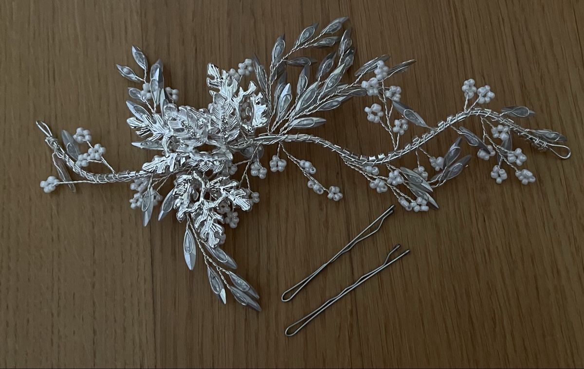 Haarschmuck: Silberner Blätter-Braut-Haarschmuck mit Perlen – Neu (gemäss Beschreibung) aus Gränichen von RetoLexi 2