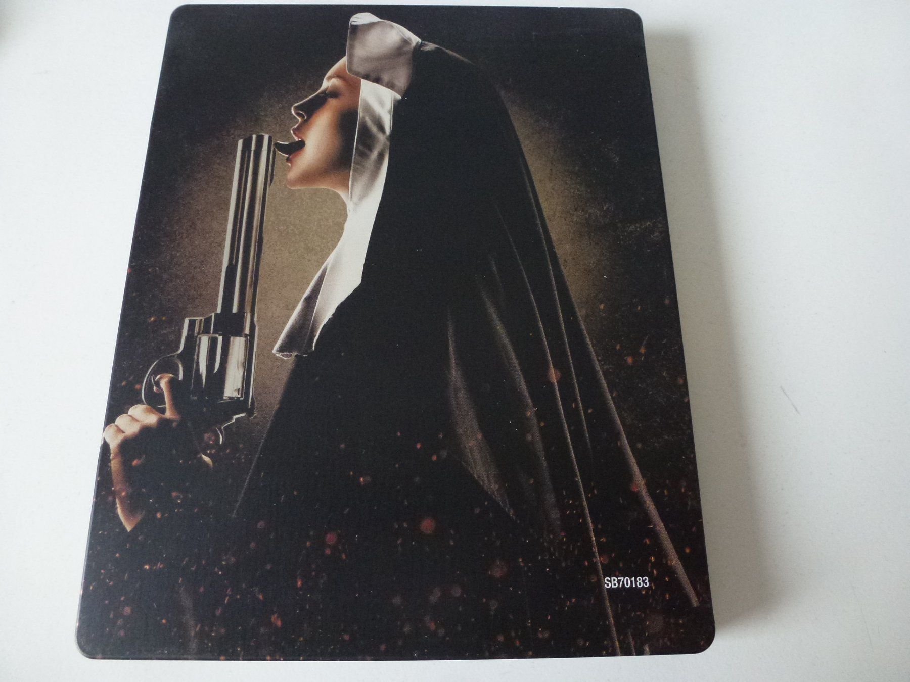 Tutti i DVDs: Machete (Steelbook Blu-Ray) – Nuovo (secondo la descrizione) da Bern venduto da Frebo 1