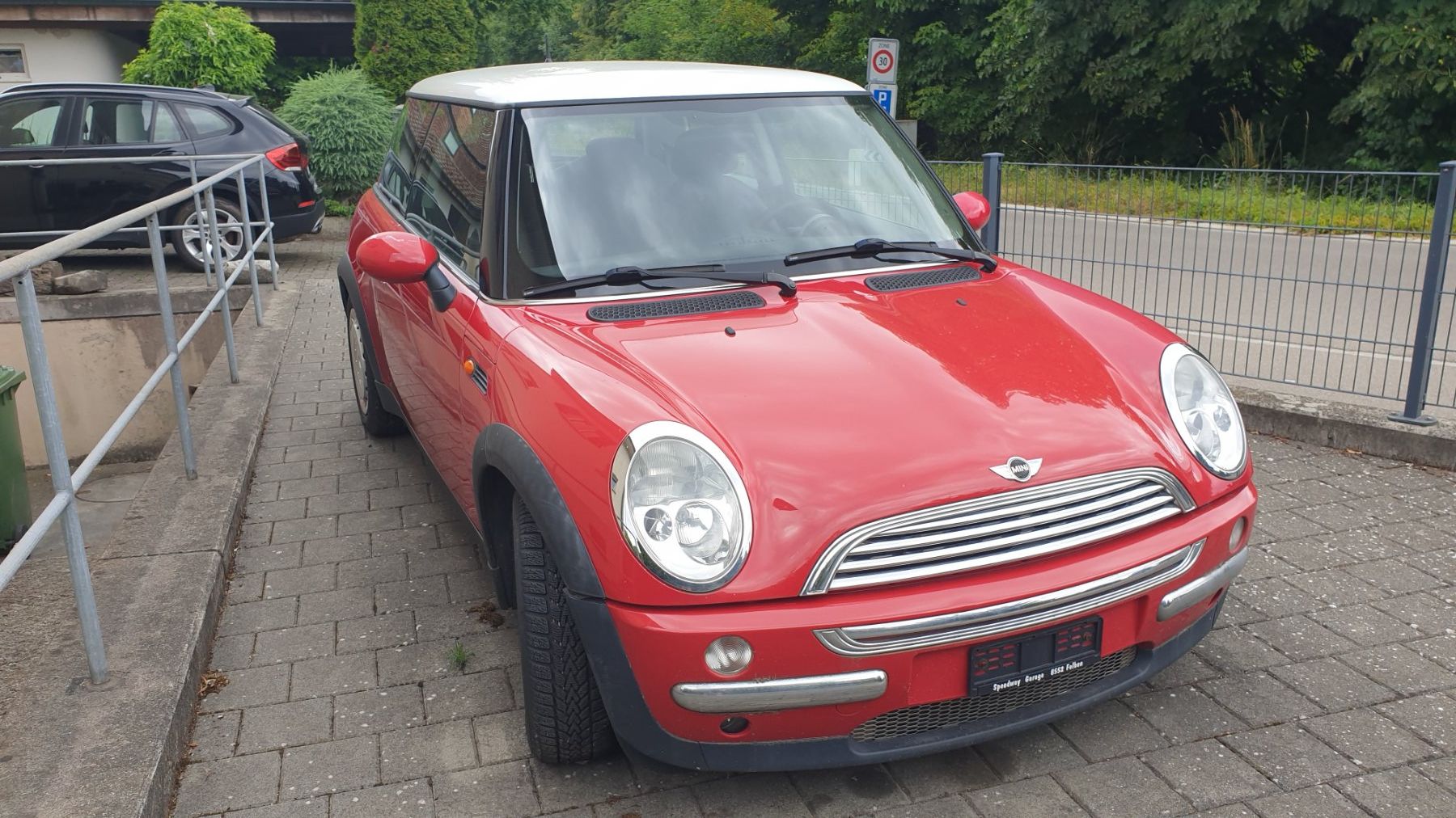 Mini Automobili: Mini Cooper  1600  Rot/Weiss – Usato da Müllheim Dorf venduto da Linus18 1