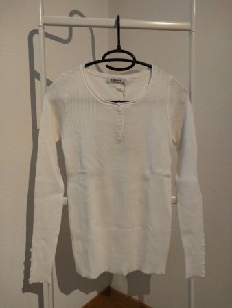 Damen Pulli weiss mit Knöpfen