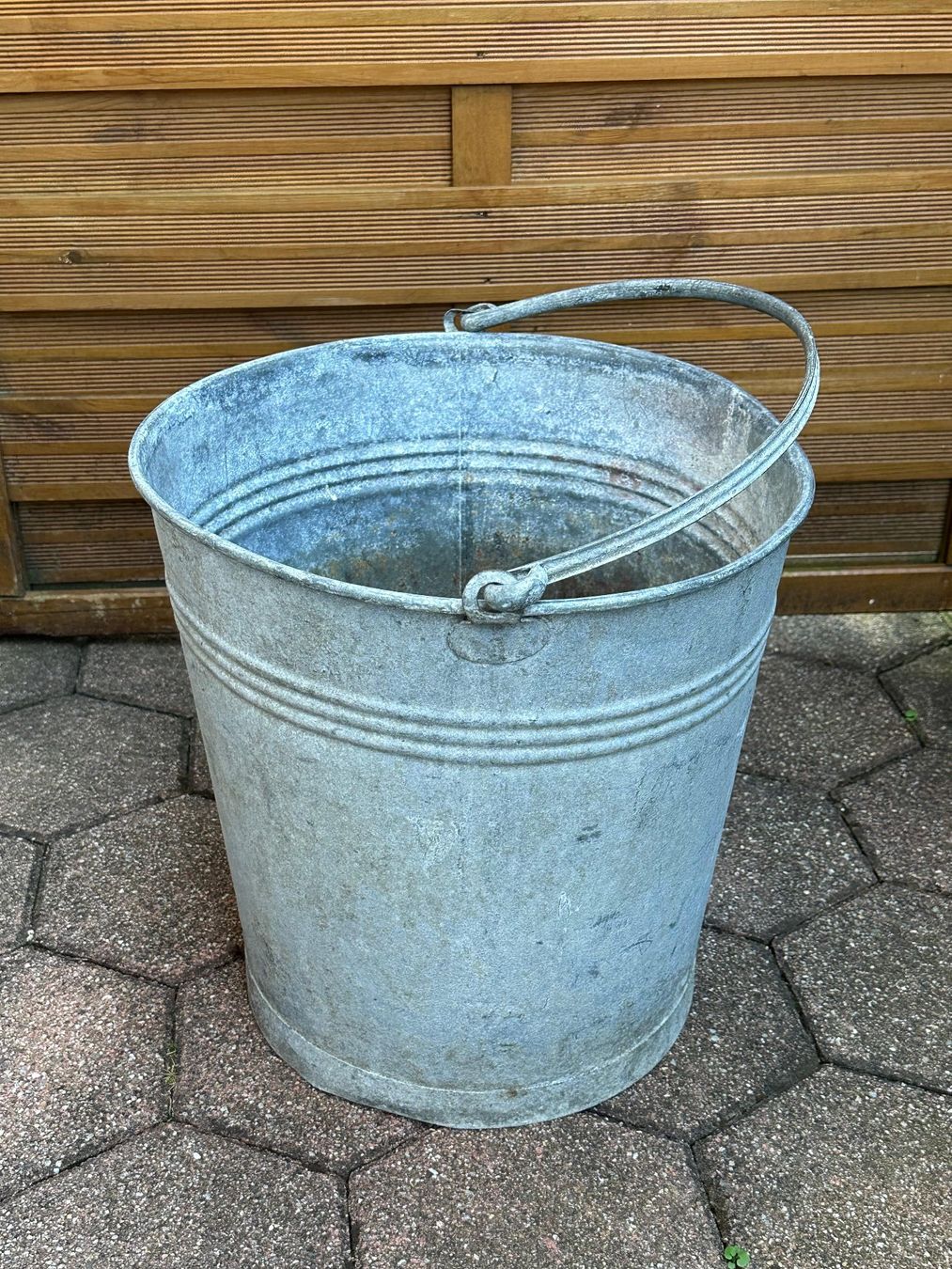 Tutte le decorazioni: Kessel Deko Blumen Garten – Usato da Flüelen venduto da Amazona03 2