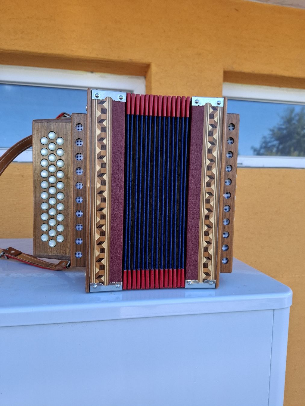 Instruments de musique: orgeli - Bude. – D'occasion à Villeneuve par BibiVintage 1