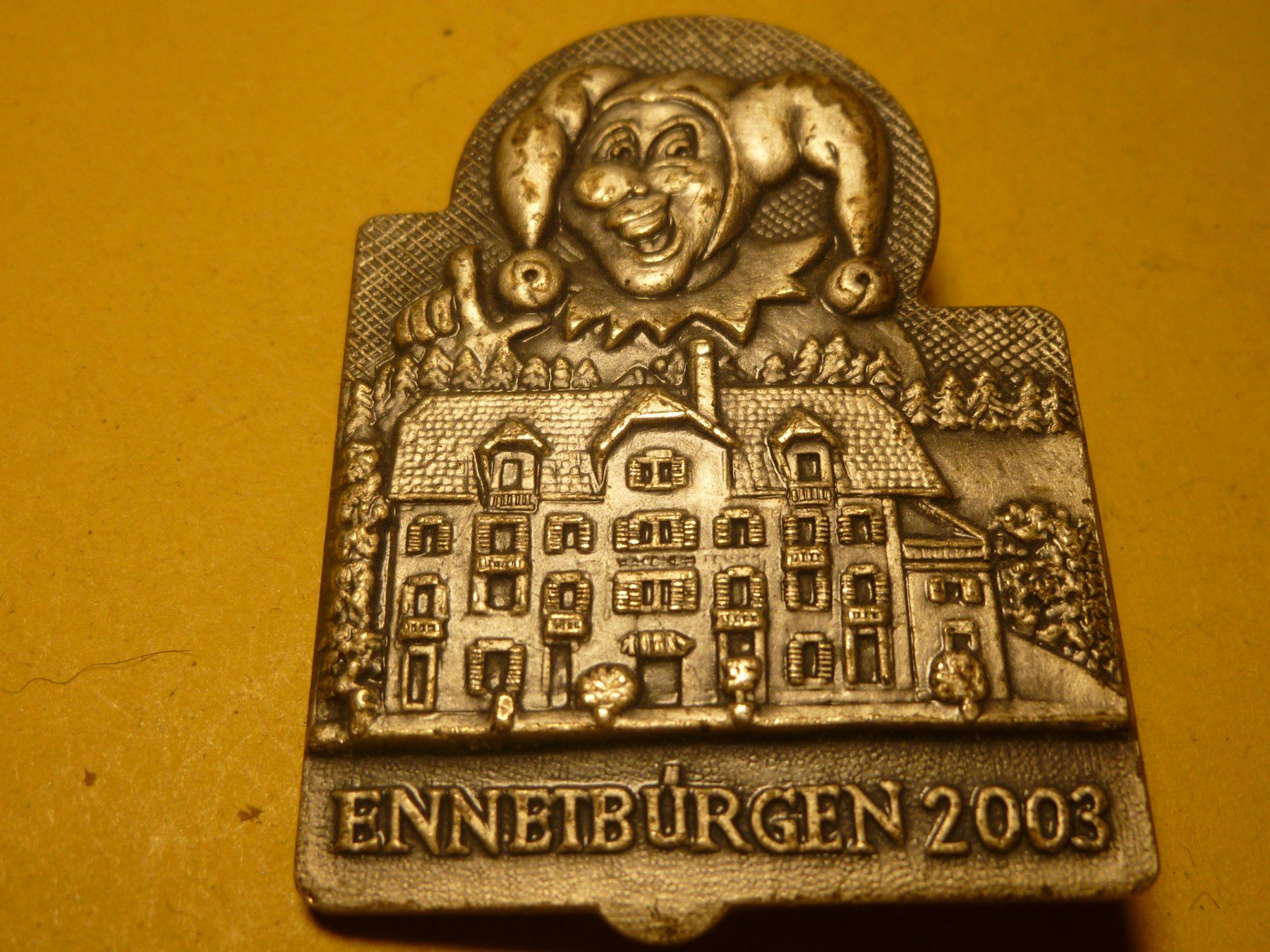 Placchette & Badge: ENNETBÜRGEN 2003 SILBER – Usato da Ried (Muotathal) venduto da Mandarin02