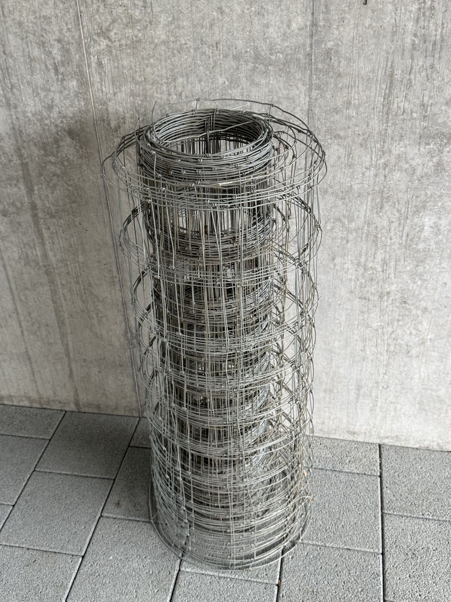 Gitter & Roste: Drahtgeflecht / Drahtgitterrolle – Gebraucht aus Bremgarten AG von Rachelxsa