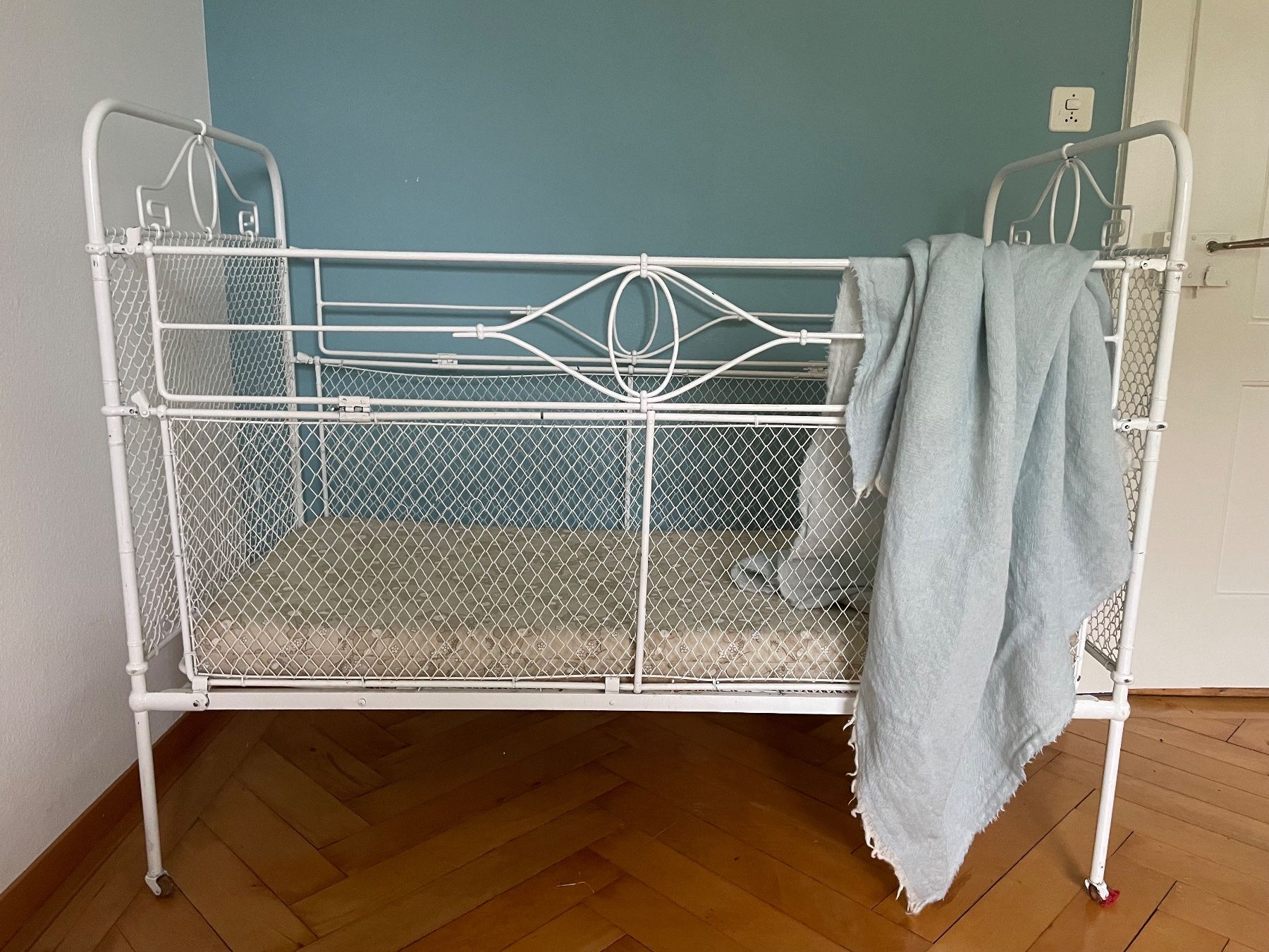 Betten: antikes Kindergitterbett – Gebraucht aus solothurn von 6amelie6