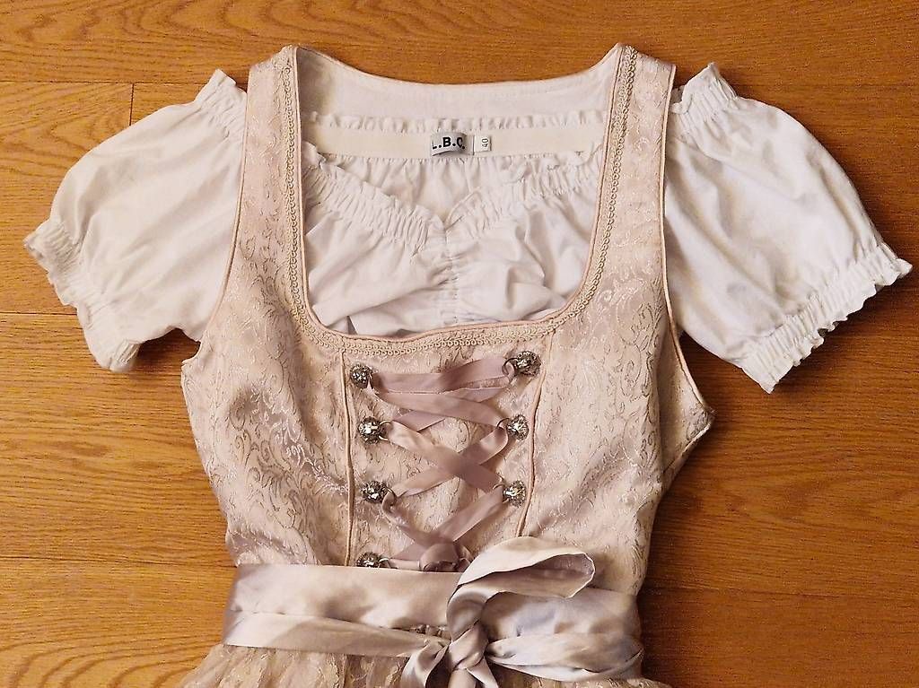 Vestiti: Schönes Dirndl mit Bluse – Usato da Felben-Wellhausen venduto da calalu 2