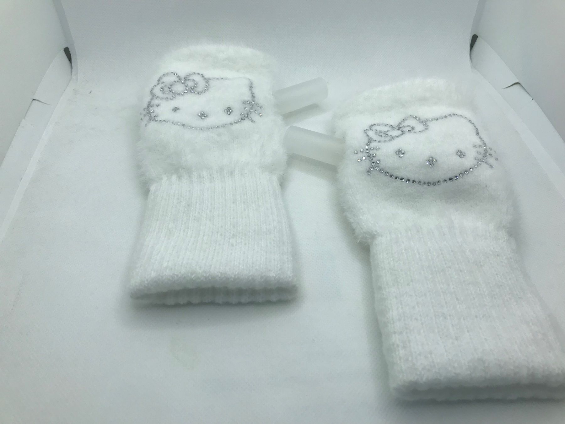 Guanti: Hello Kitty Handschuhe Weiss Winter Neu – Nuovo e nell'imballaggio originale da Niederteufen venduto da mix18 2