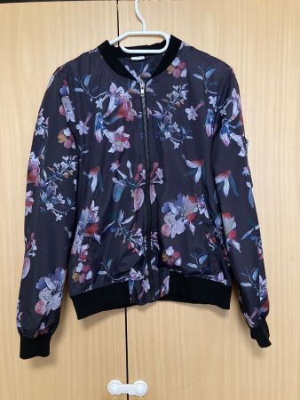 Geblümte Jacke Gr. 36